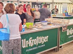 Eröffnung im Festzelt