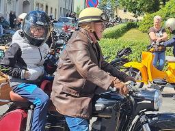 Oldtimer und Basar